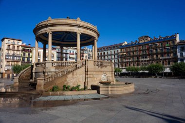 İspanya 'nın Pamplona kentindeki şato meydanındaki Pavilion anıtı