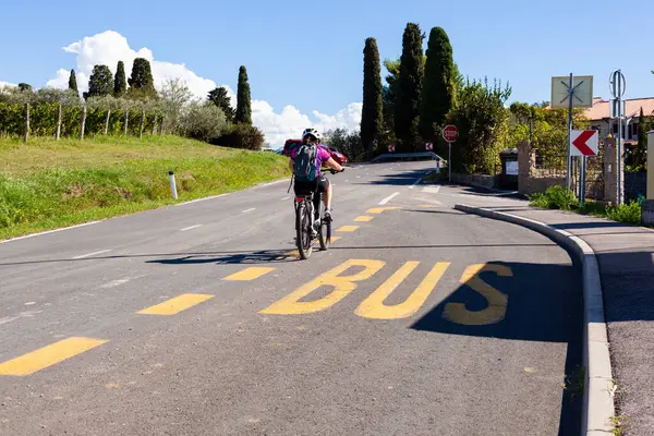 Punta Grossa Eslovenia Septiembre 2022 Ciclista Está Montando Bicicleta Carretera —  Fotos de Stock