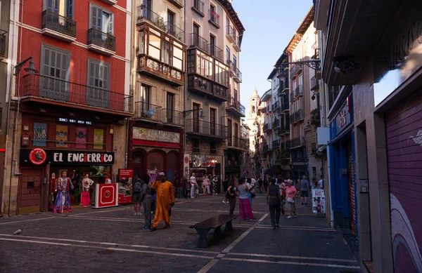 Pamplona Espanha Julho Turistas Caminhando Pela Antiga Rua Cidade Velha — Fotografia de Stock