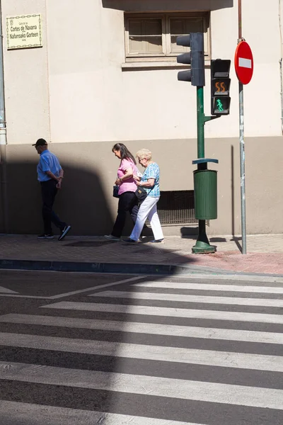 Pamplona Spanyolország Július Nyári Szezonban Pamplona Utcában Sétáló Emberek — Stock Fotó