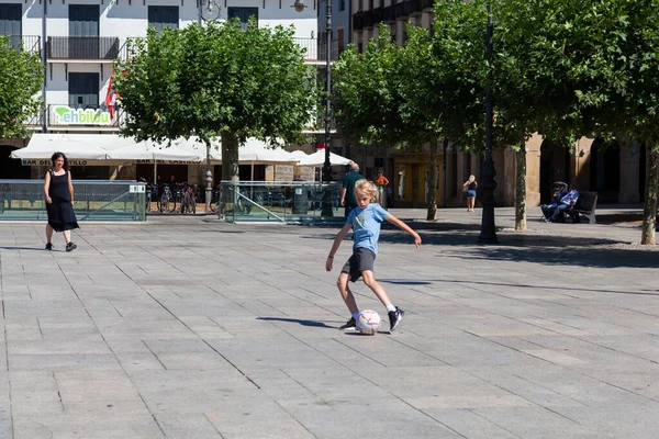 Pamplona Spain July Caucasian Child Playing Football Castillo Square — Stock Photo, Image
