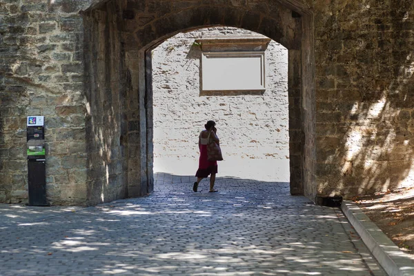 Памплона Испания Июля Прибытие Через Средневековые Французские Ворота Испанский Портал — стоковое фото