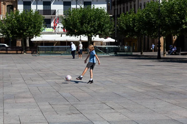 Pamplona Spain July Caucasian Child Playing Football Castillo Square — Stock Photo, Image