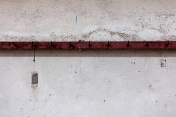 酒精中毒前Mattatoio墙上的钩子 米兰2023设计周 — 图库照片