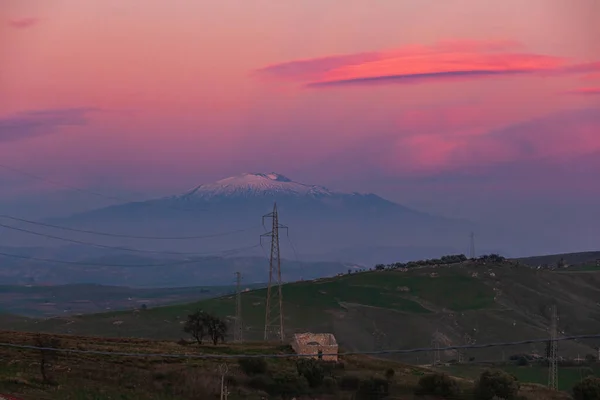 Majestueuze Etna Vulkaan Bij Zonsondergang Gezien Vanaf Centraal Sicilië Roze — Stockfoto
