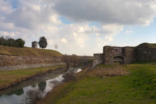 帕尔马防御墙和战壕 意大利弗留利威尼斯朱利亚区 — 图库照片