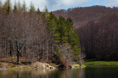 Ventasso 'daki Calamone Gölü manzarası, Reggio Emilia. Yüksek kalite fotoğraf