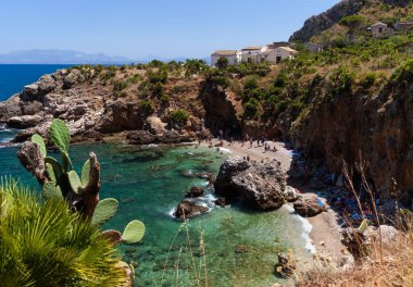 Zingaro 'daki Disa körfezi Sicilya' daki Castellammare Körfezi kıyısında doğal rezerv.