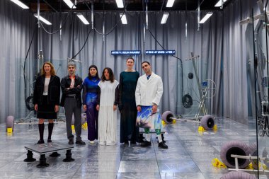 Venedik, İtalya - 18 Nisan 2024: Andrea Mancini ve Her Ada: Venedik bienalinin 60. Uluslararası Sanat Sergisi sırasında Lüksemburg 'daki Arsenale' de Karşılaştırmalı Diyalog Eylemi Projesi