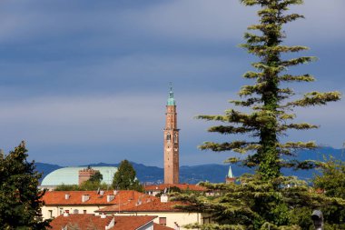 İtalya 'nın Vicenza kentindeki Bazilika Palladiana manzarası