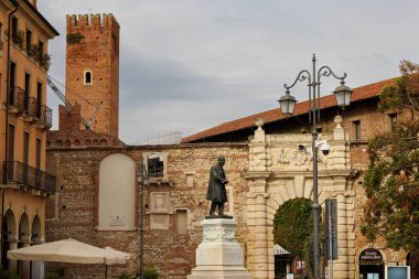 Vicenza 'daki dünyanın en eski kapalı tiyatrosu Teatro Olimpico' da.