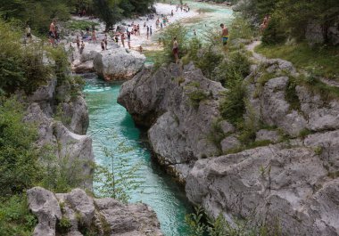 Lepena, Slovenya - 17 Temmuz 2024: Slovenya Velika korita 'daki Soca Gorge, Soca Nehri. Lepena Vadisi, Julian Alps, Bovec Belediyesi, Slovenya, Avrupa