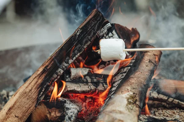 Cooking Marshmellow Candies Fireplace — Stock Photo, Image