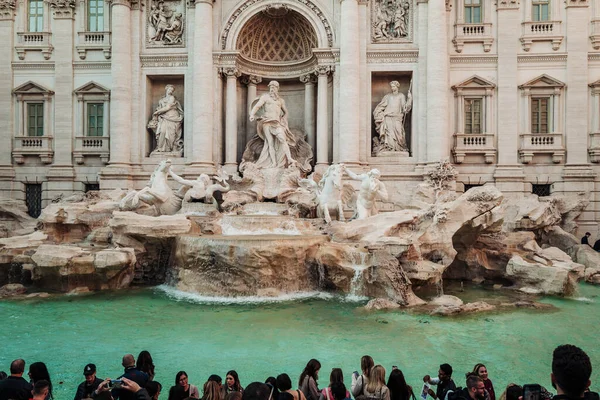 Ρώμη Ιταλία Νοέμβριος 2022 Όμορφη Αρχιτεκτονική Της Περίφημης Κρήνης Τρέβι — Φωτογραφία Αρχείου