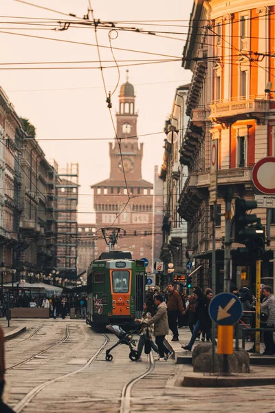 Milano Talya Mart 2023 Eski Şatonun Yakınlarındaki Sokak Hayatı — Stok fotoğraf