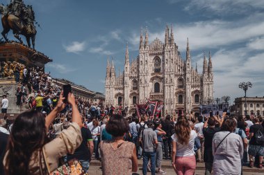 Milan, İtalya - Haziran 2023: Silvio Berlusconi 'nin Milano Katedrali, Duomo' da devlet cenazesi