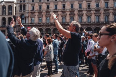 Milan, İtalya - Haziran 2023: Silvio Berlusconi 'nin Milano Katedrali, Duomo' da devlet cenazesi