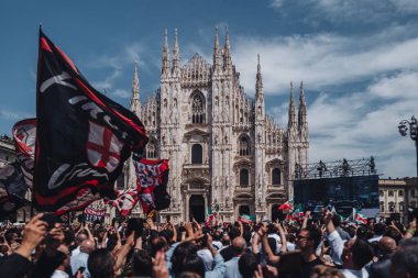 Milan, İtalya - Haziran 2023: Silvio Berlusconi 'nin Milano Katedrali, Duomo' da devlet cenazesi