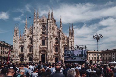 Milan, İtalya - Haziran 2023: Silvio Berlusconi 'nin Milano Katedrali, Duomo' da devlet cenazesi