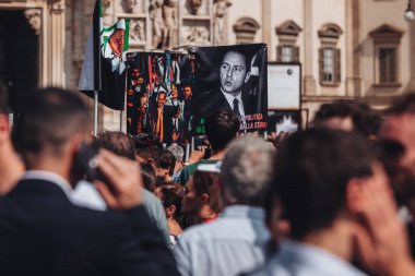 Milan, İtalya - Haziran 2023: Silvio Berlusconi 'nin Milano Katedrali, Duomo' da devlet cenazesi