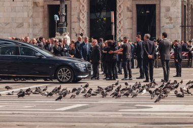 Milan, İtalya - Haziran 2023: Silvio Berlusconi 'nin Milano Katedrali, Duomo' da devlet cenazesi