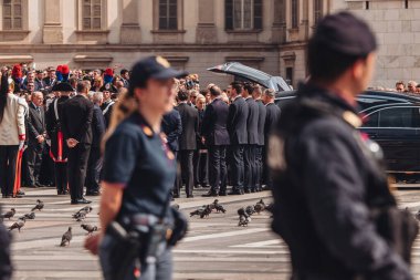 Milan, İtalya - Haziran 2023: Silvio Berlusconi 'nin Milano Katedrali, Duomo' da devlet cenazesi