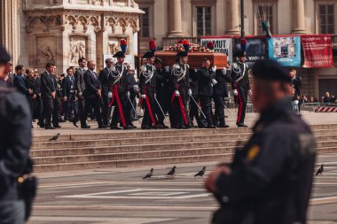 Milan, İtalya - Haziran 2023: Silvio Berlusconi 'nin Milano Katedrali, Duomo' da devlet cenazesi