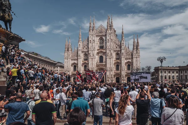 Milan, İtalya - Haziran 2023: Silvio Berlusconi 'nin Milano Katedrali, Duomo' da devlet cenazesi