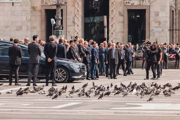 Milan, İtalya - Haziran 2023: Silvio Berlusconi 'nin Milano Katedrali, Duomo' da devlet cenazesi