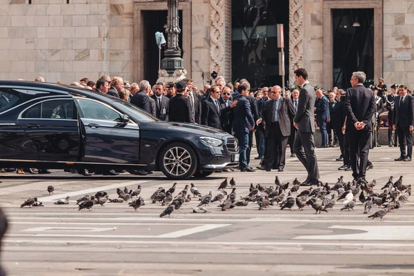 Milan, İtalya - Haziran 2023: Silvio Berlusconi 'nin Milano Katedrali, Duomo' da devlet cenazesi