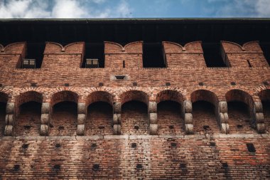 Milan, İtalya - Ekim 2023: Castello Sforzesco 'nun muhteşem mimarisi