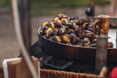 Milano 'da kavrulmuş kestane.