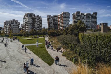 Milan, İtalya - Ekim 2023: Libeskind Şehir Yaşam Bölgesi mimarisi