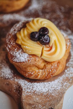 Zeppola, Babalar Günü 'nü kutlamak için geleneksel İtalyan pastası.