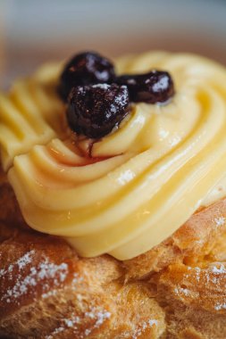 Zeppola, Babalar Günü 'nü kutlamak için geleneksel İtalyan pastası.