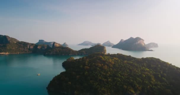 Antenne Tropische Insel Auf Sonnenlicht Hintergrund Sonnenaufgang Über Dem Ozean Videoclip