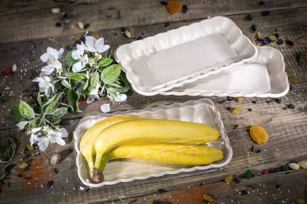 Convenient Eco Friendly Disposable Tableware Fresh Fruits Transparent Plastic Cover — Stock Photo, Image