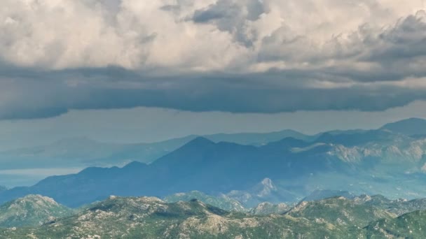 Zeitraffer Schwenk Des Lovcen Tals Mit Dramatischen Wolken Vor Regen — Stockvideo