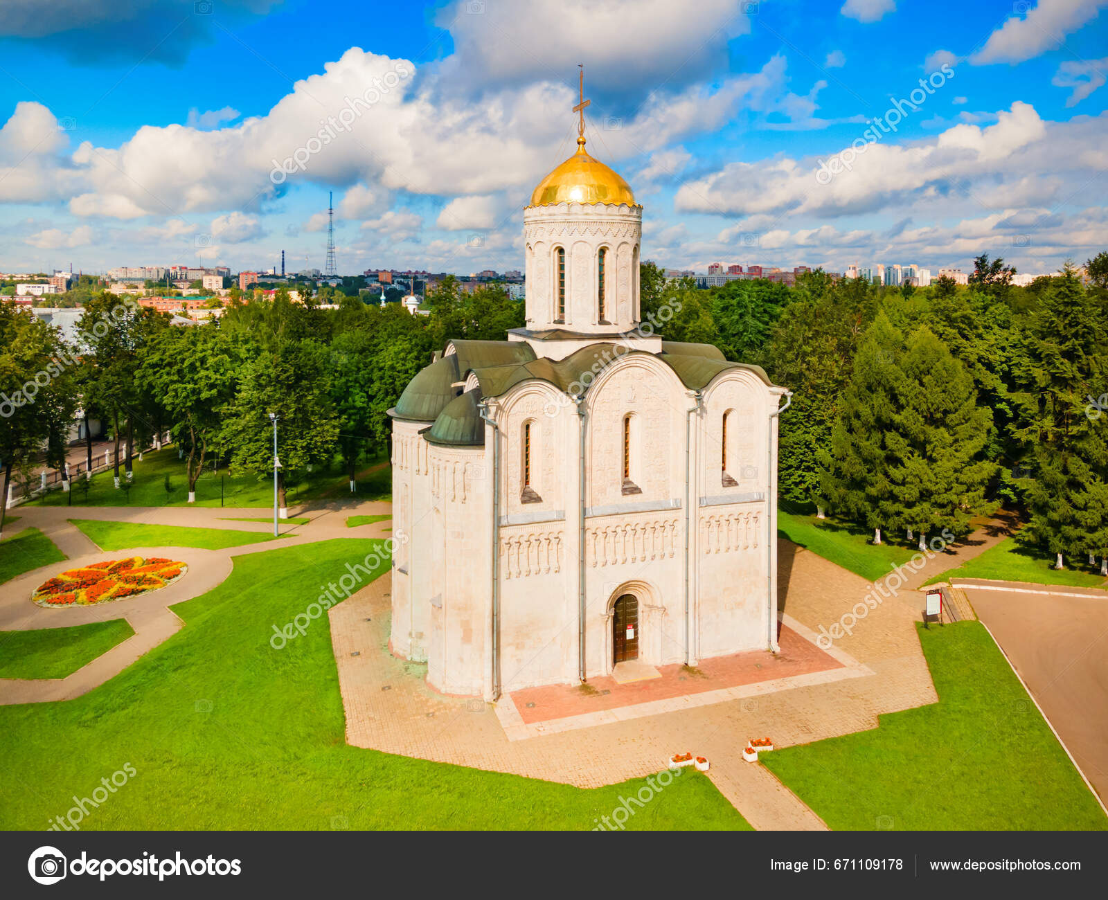 Premium Photo | Strelka park and assumption cathedral in summer yaroslavl  city touristic golden ring in russia