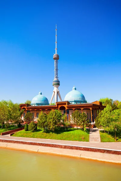 우즈베키스탄의 타슈켄트 시에서 정치적 탄압을 희생자들을 추모하기 기념관 — 스톡 사진