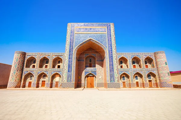 Kosh Madrasah是一个建筑组合 由乌兹别克斯坦布哈拉的Modari Khan Madrasa和Abdullah Khan Madrassah组成 — 图库照片
