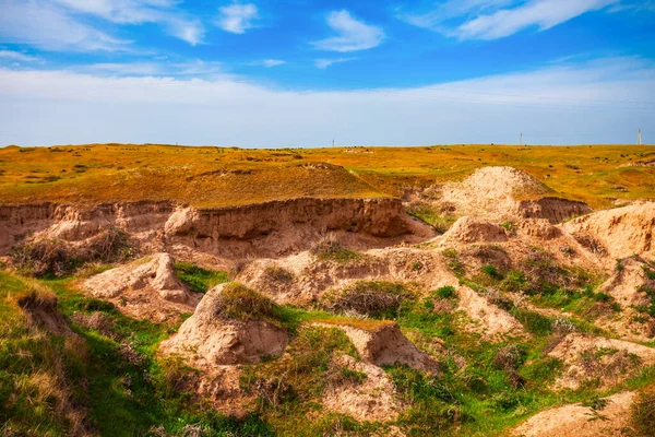 アフラシヤブまたはアフロシヤブは ウズベキスタンのサマルカンド市にある世界最大の考古学遺跡の一つである — ストック写真