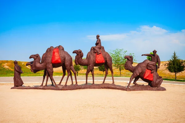 Cameleer Amd Καμήλες Μνημείο Στο Μουσείο Afrasiab Της Σαμαρκάνδης Ένα — Φωτογραφία Αρχείου