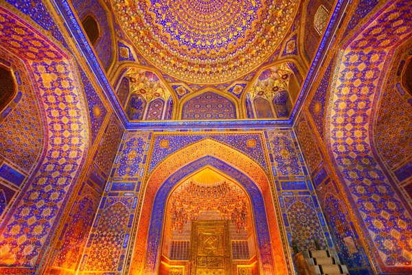 Samarkand Üzbegisztán 2021 Április Regisztán Tilya Kori Madrasah Mozaik Minta — Stock Fotó