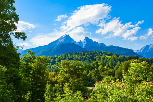 ヴァッツマンはベルテシュガンデン村近くのバイエルンアルプスの山です ワッツマンはドイツで3番目に高い — ストック写真