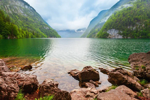 コニッツゼーは ドイツのバイエルン州の南東ベルテスガンデナーランド地区の自然湖です — ストック写真