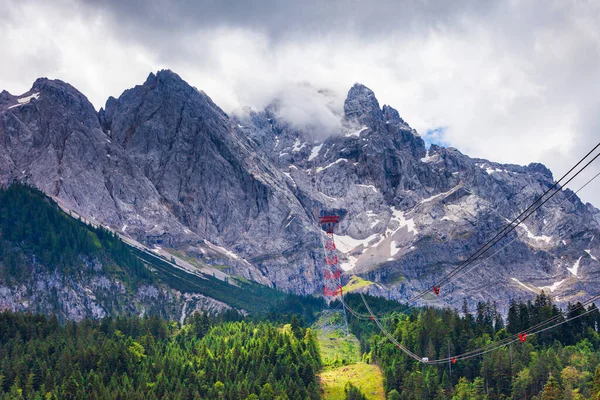Zugspitze Και Alpspitze Άλπεις Βουνά Πανοραμική Θέα Από Garmisch Partenkirchen — Φωτογραφία Αρχείου