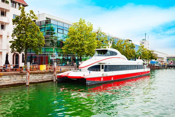 stock image Tourist cruise boat near Friedrichshafen. Friedrichshafen is a city on the shore of Lake Constance or Bodensee in Bavaria, Germany.