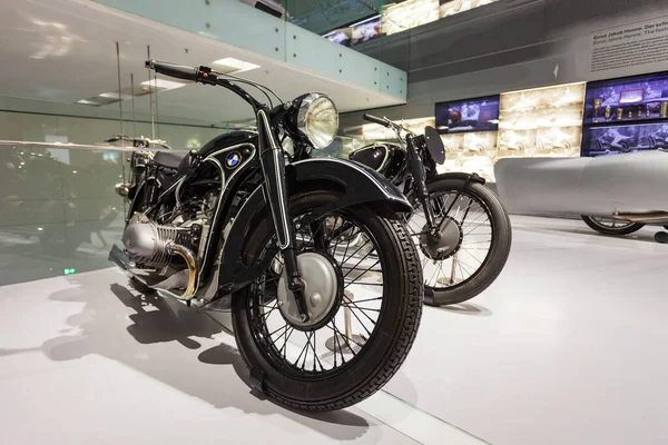 德国慕尼黑 2021年7月8日 宝马博物馆的复古摩托车 这是一个宝马历史上的汽车博物馆 位于德国慕尼黑奥林匹克公园附近 — 图库照片