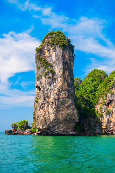 Skönhet Strand Med Kalksten Klippa Och Kristallklart Vatten Thailand — Stockfoto